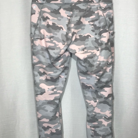 Fabletics High Waisted Powerhold 7/8 Leggings Women’s Pink Black camo 2 pockets - Picture 12 of 14